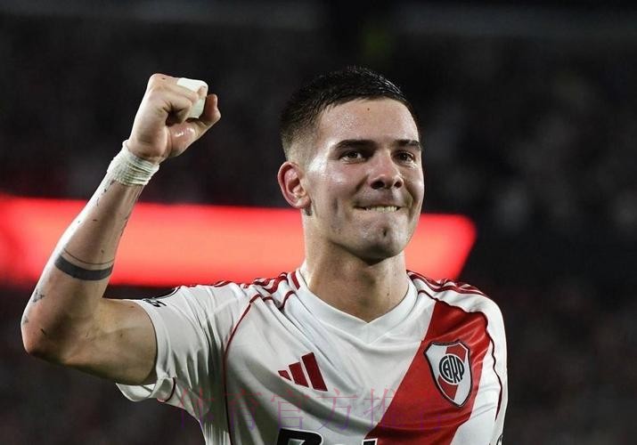 罗马诺:目前皇马未与齐达内商谈回归执教 罗马诺:目前皇马未与齐达内商谈回归执教